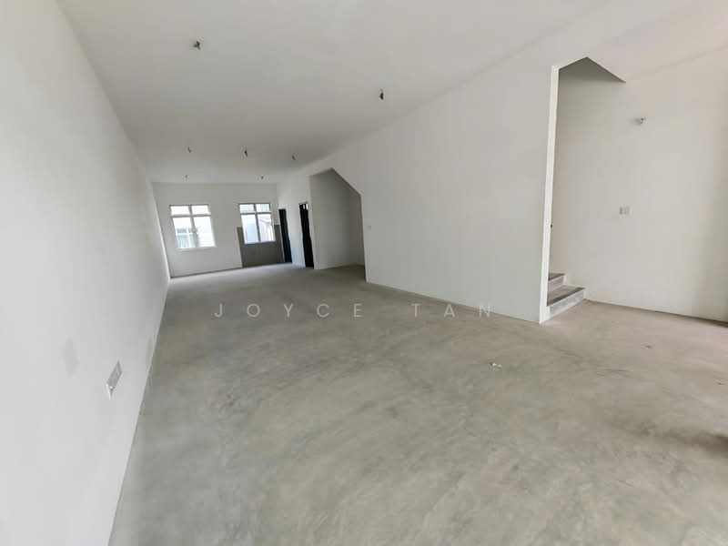 Rumah Teres 2 Tingkat untuk Dijual di Bandar Dato Onn (Tebrau) - Joyce Tan - Living Hall - PropertyGuru.com.my