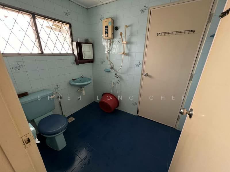 2-storey Terraced House for Sale in Taman Munsyi Ibrahim (Johor Bahru) - Shieh Long Chen - Bathroom - PropertyGuru.com.my