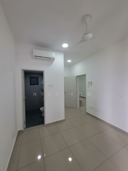 Kondominium untuk Disewa di Sky Awani Residensi 3 - Nick Yow - Bathroom - PropertyGuru.com.my