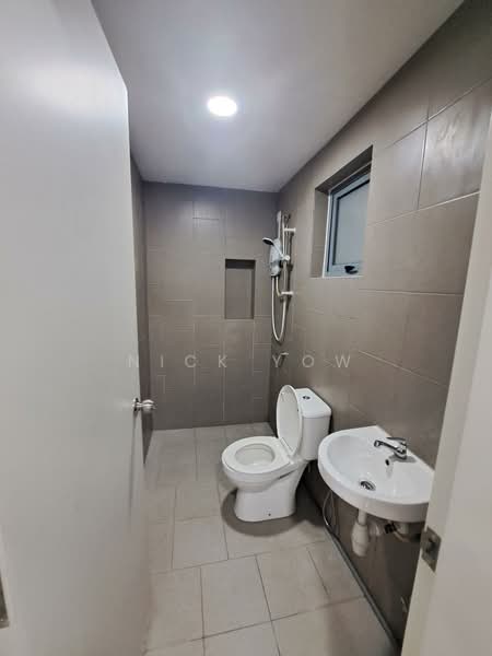 Kondominium untuk Disewa di Sky Awani Residensi 3 - Nick Yow - Bathroom - PropertyGuru.com.my