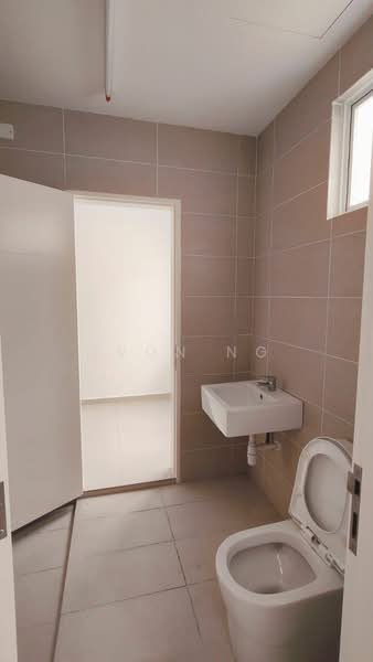 Rumah Teres untuk Disewa di Bandar Sri Sendayan (Negeri Sembilan) - Evon Ng - Bathroom - PropertyGuru.com.my