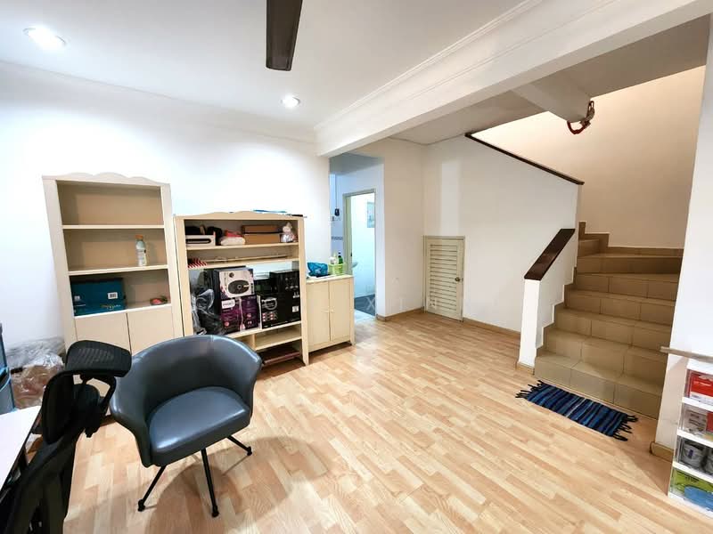 2-storey Terraced House for Sale in Usj 13 (Subang Jaya) - CHOW XINNI - Living Room - PropertyGuru.com.my