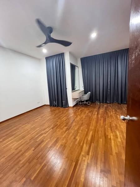Rumah Teres 2 Tingkat untuk Disewa di Senibong (Permas Jaya) - Kent Hon - Bedroom - PropertyGuru.com.my