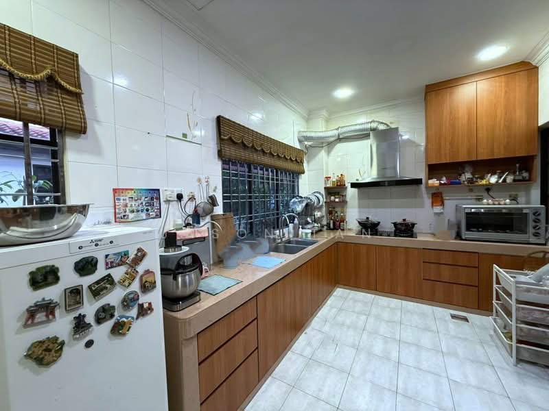 Rumah Teres 2.5 Tingkat untuk Dijual di Taman Pelangi Indah (Ulu Tiram) - Jason Tan - Kitchen - PropertyGuru.com.my
