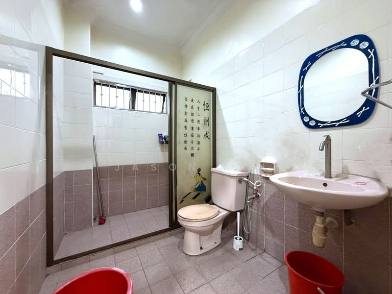 Rumah Teres 2.5 Tingkat untuk Dijual di Taman Pelangi Indah (Ulu Tiram) - Jason Tan - Bathroom - PropertyGuru.com.my