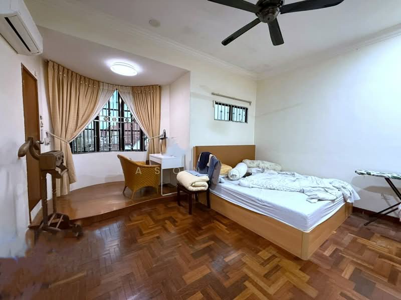 Rumah Teres 2.5 Tingkat untuk Dijual di Taman Pelangi Indah (Ulu Tiram) - Jason Tan - Bedroom - PropertyGuru.com.my