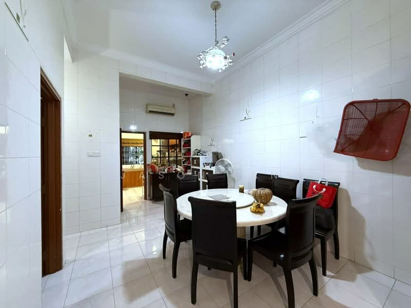 Rumah Teres 2.5 Tingkat untuk Dijual di Taman Pelangi Indah (Ulu Tiram) - Jason Tan - Dining Room - PropertyGuru.com.my