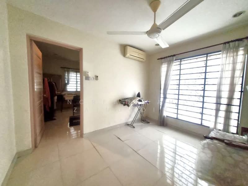 Rumah Teres 2 Tingkat untuk Dijual di Usj 9 (Subang Jaya) - NORFADILAH ZAINUDDIN - Living Room - PropertyGuru.com.my