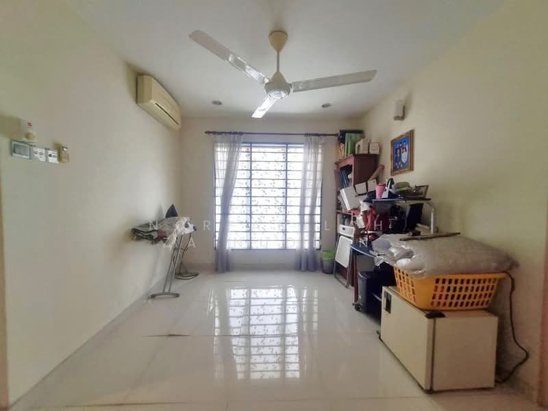 Rumah Teres 2 Tingkat untuk Dijual di Usj 9 (Subang Jaya) - NORFADILAH ZAINUDDIN - Living Room - PropertyGuru.com.my