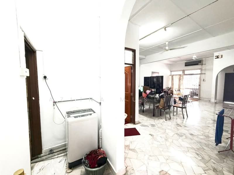 Semi-Detached House for Sale in Taman Suria (Johor Bahru) - Azlina Muslim - Living Room - PropertyGuru.com.my