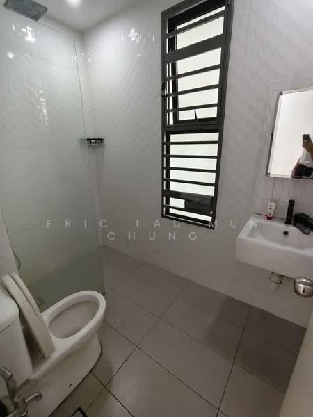 Kondominium untuk Dijual di Zefer Hill Residence - Eric Lau Mun Chung - Bathroom - PropertyGuru.com.my