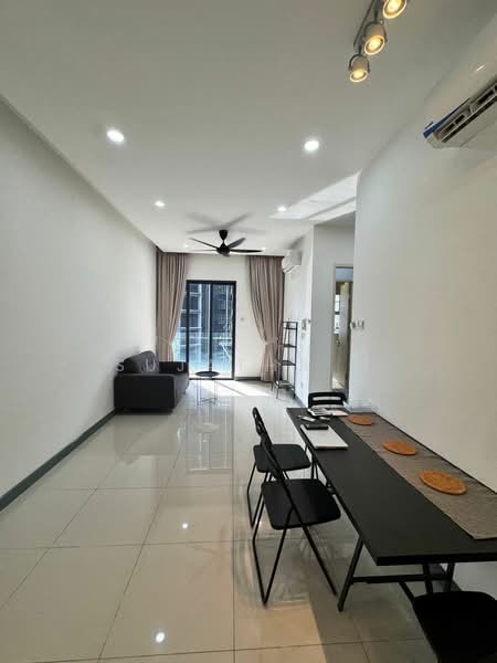 Servis Apartment untuk Disewa di South View - Sujatha M - Living Room - PropertyGuru.com.my