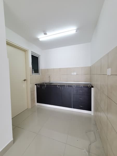 Servis Apartment untuk Dijual di Galleria Equine Park - Kent Chong - Kitchen - PropertyGuru.com.my