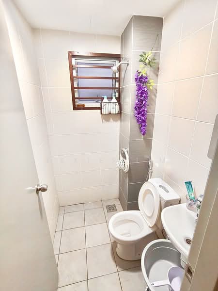 Townhouse for Rent in Kuala Selangor (Selangor) - Baxter Lim - Bathroom - PropertyGuru.com.my