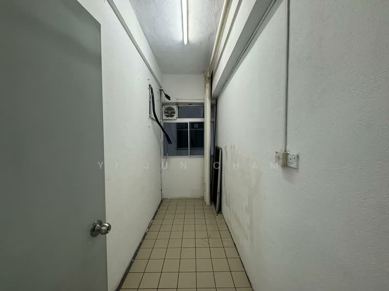 Kondominium untuk Dijual di Plaza Menjalara - Yi Jun Cham - Corridor - PropertyGuru.com.my