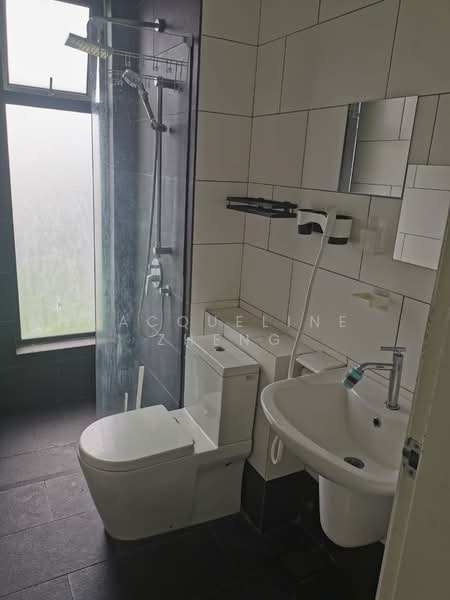 Servis Apartment untuk Disewa di Univ 360 Place - Jacqueline Zheng - Bathroom - PropertyGuru.com.my