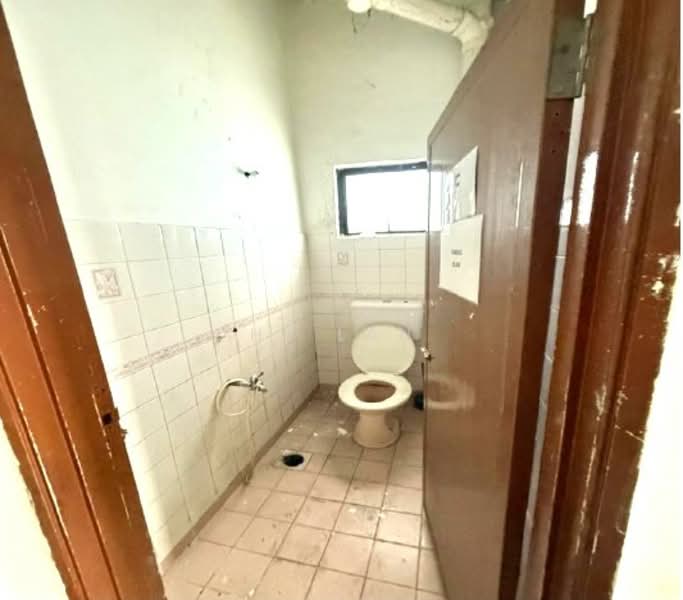 Shop / Office for Rent in TTDI Jaya (Shah Alam) - HL Lau - Bathroom - PropertyGuru.com.my