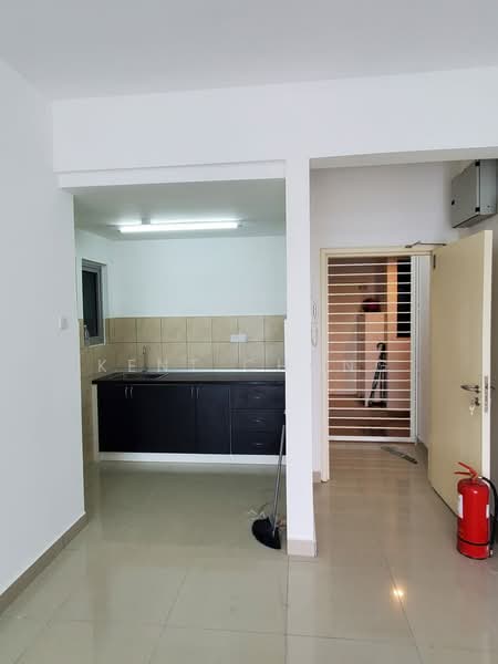 Servis Apartment untuk Dijual di Galleria Equine Park - Kent Chong - Kitchen - PropertyGuru.com.my