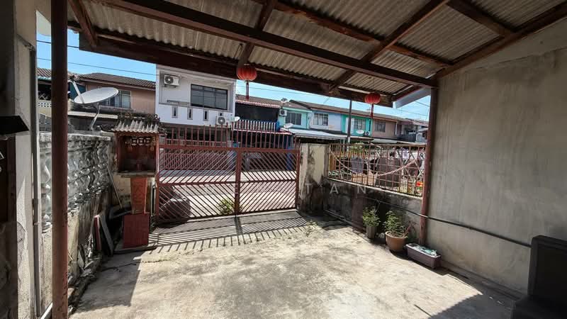 2-storey Terraced House for Sale in Bandar Baru Permas Jaya (Permas Jaya) - Iden Tan - Exterior - PropertyGuru.com.my