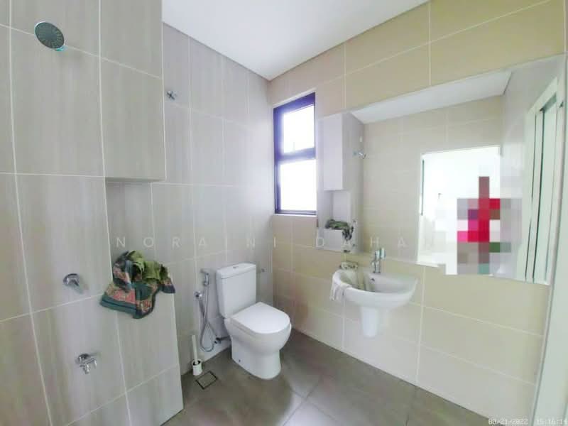 Rumah Teres 2 Tingkat untuk Dijual di Shah Alam (Selangor) - Noraini Dahan - Bathroom - PropertyGuru.com.my