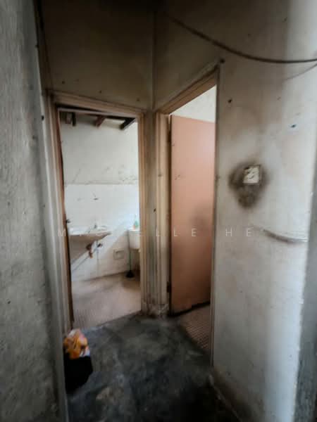 Kedai / Pejabat untuk Disewa di Taman Perling (Perling) - Michelle He - Bathroom - PropertyGuru.com.my