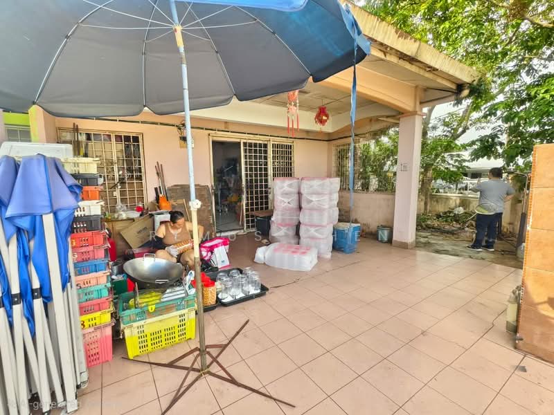 2-storey Terraced House for Sale in Taman Sungai Besi Indah (Seri Kembangan) - Remus Chen - Exterior - PropertyGuru.com.my