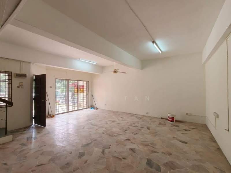 Rumah Teres 2 Tingkat untuk Dijual di Taman Skudai Baru (Skudai) - Iden Tan - Living Room - PropertyGuru.com.my