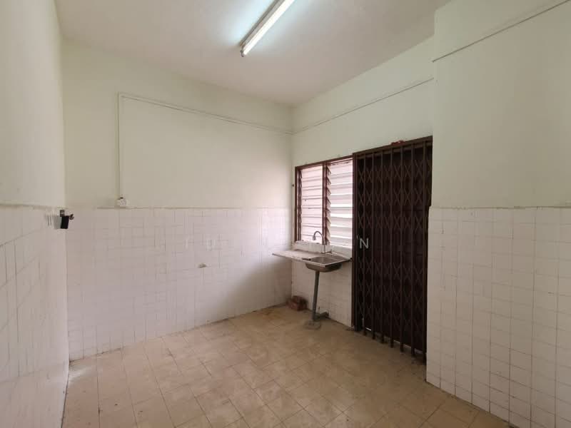 Rumah Teres 2 Tingkat untuk Dijual di Taman Skudai Baru (Skudai) - Iden Tan - Kitchen - PropertyGuru.com.my