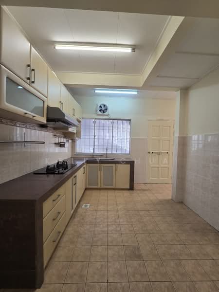 Rumah Teres 2 Tingkat untuk Dijual di Taman Sutera (Kajang) - Kelly Chua - Kitchen - PropertyGuru.com.my
