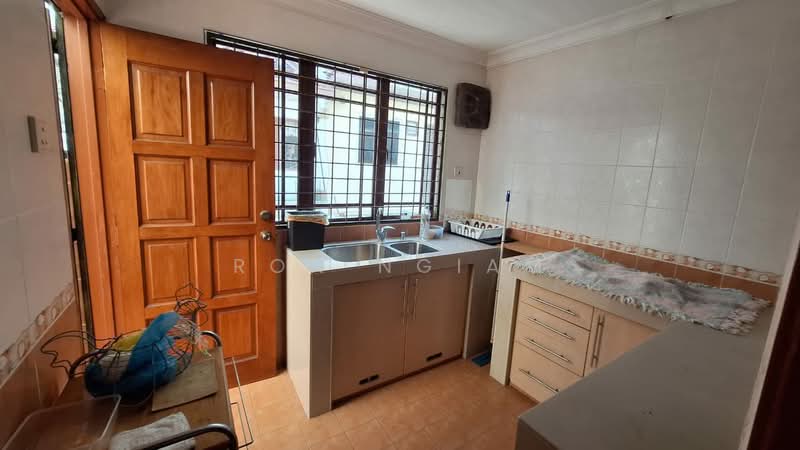 2-storey Terraced House for Sale in Putra Heights (Subang Jaya) - Ron Ngiam - Kitchen - PropertyGuru.com.my