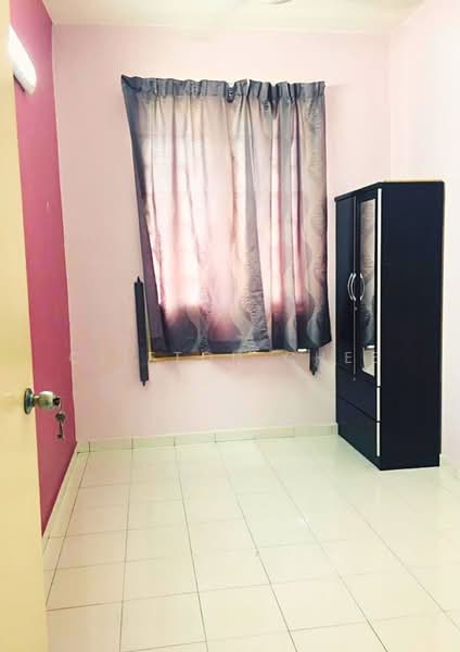 Kondominium untuk Dijual di Putra Place Condominium - Clifton Chee - Bedroom - PropertyGuru.com.my