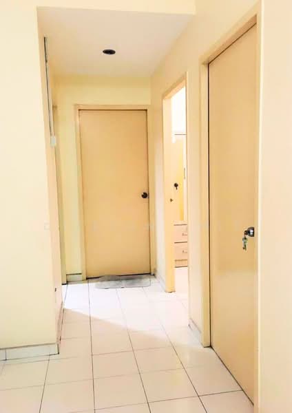Kondominium untuk Dijual di Putra Place Condominium - Clifton Chee - Corridor - PropertyGuru.com.my
