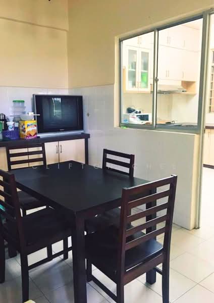 Kondominium untuk Dijual di Putra Place Condominium - Clifton Chee - Kitchen - PropertyGuru.com.my