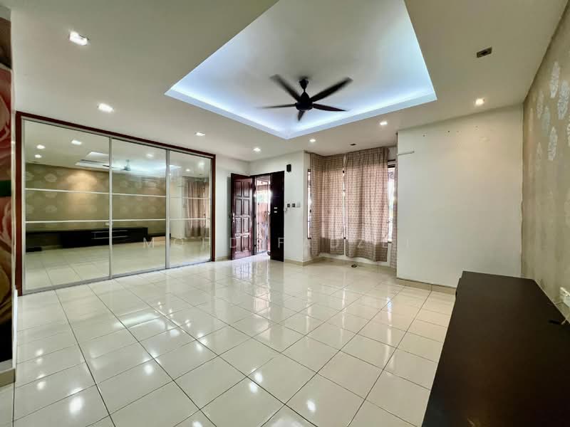 Terraced House for Sale in Shah Alam (Selangor) - Mohd Fadzli - Living Room - PropertyGuru.com.my