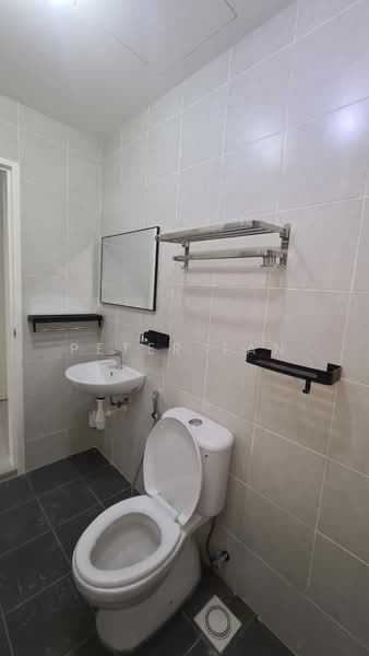Servis Apartment untuk Disewa di MKH Boulevard II - Peter Tan - Bathroom - PropertyGuru.com.my