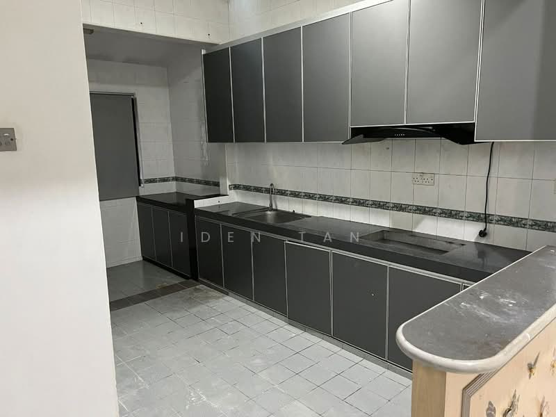 1-storey Terraced House for Sale in Taman Perling (Perling) - Iden Tan - Kitchen - PropertyGuru.com.my