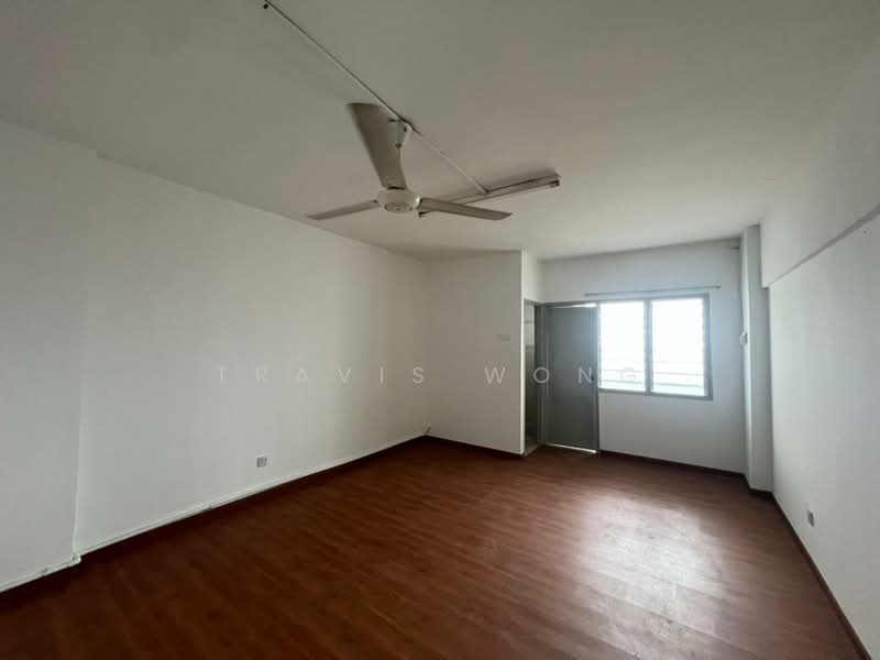 Kondominium untuk Dijual di Pelangi Indah Condominium - Travis Wong - Living Room - PropertyGuru.com.my