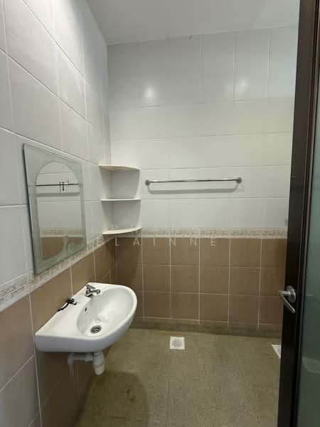 Semi-Detached House for Sale in Taman Sutera Utama (Skudai) - Phang Elainne - Bathroom - PropertyGuru.com.my