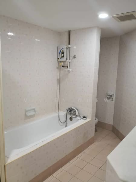 Kondominium untuk Dijual di Mutiara Villa Condominium - Vivien Chew - Bathroom - PropertyGuru.com.my