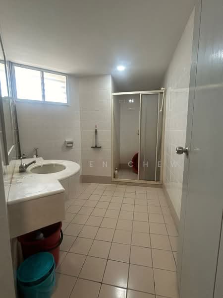 Kondominium untuk Dijual di Mutiara Villa Condominium - Vivien Chew - Bathroom - PropertyGuru.com.my