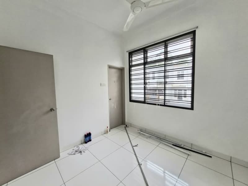 Rumah Teres 2 Tingkat untuk Dijual di Taman Pelangi Indah (Ulu Tiram) - Iden Tan - Interior - PropertyGuru.com.my