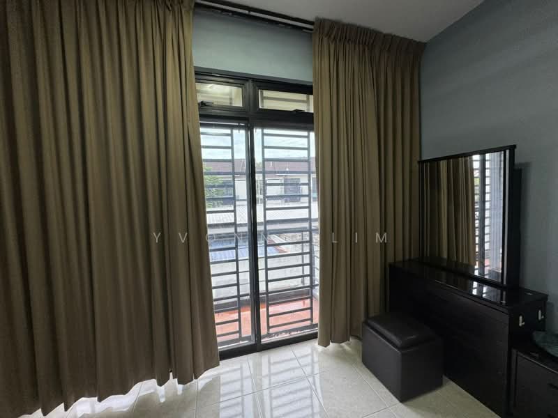 Rumah Bandar untuk Dijual di Taman D'Utama (Johor Bahru) - Yvonne Lim - Bedroom - PropertyGuru.com.my
