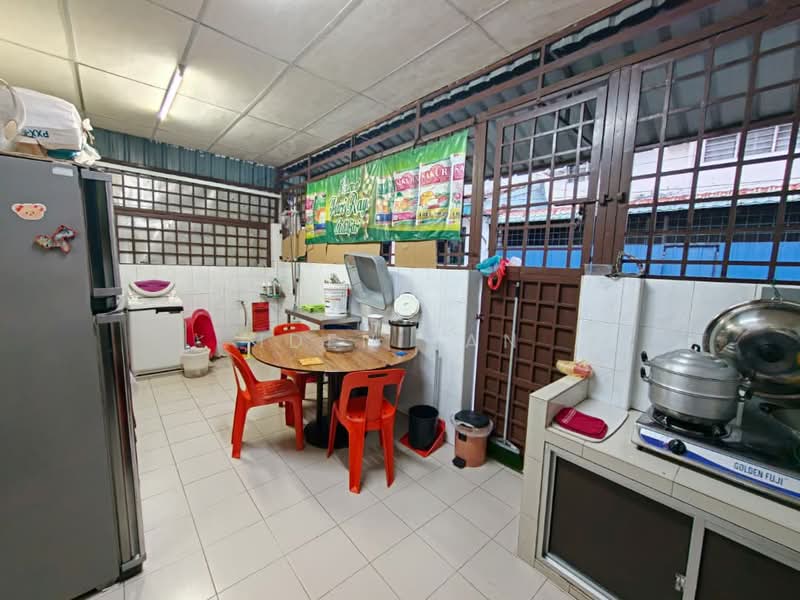 Rumah Teres 2 Tingkat untuk Dijual di Taman Sri Putri (Skudai) - Iden Tan - Kitchen - PropertyGuru.com.my