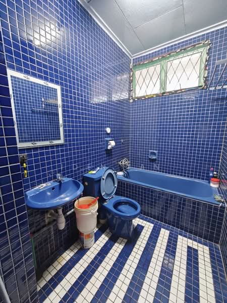 Rumah Teres 2 Tingkat untuk Dijual di Taman Sri Putri (Skudai) - Iden Tan - Bathroom - PropertyGuru.com.my