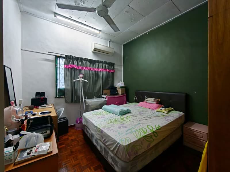 Rumah Teres 2 Tingkat untuk Dijual di Taman Sri Putri (Skudai) - Iden Tan - Bedroom - PropertyGuru.com.my
