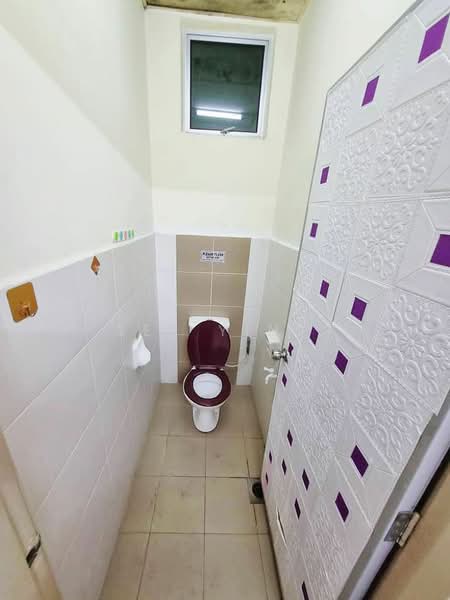 Kedai untuk Dijual di Bandar Uda Utama (Johor Bahru) - See Yin . - Bathroom - PropertyGuru.com.my