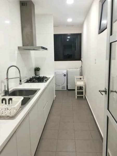 Servis Apartment untuk Disewa di Isola - Raymond Ng - Kitchen - PropertyGuru.com.my