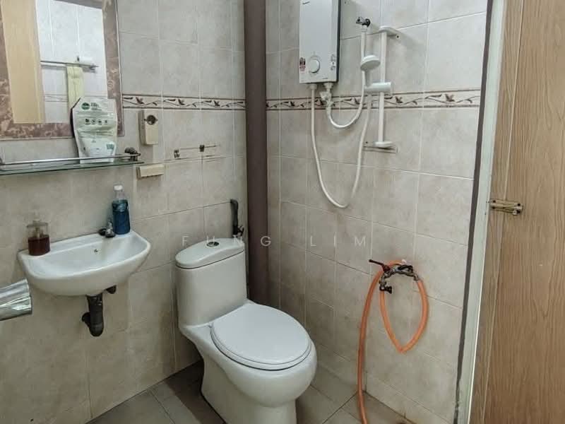 Semi-Detached House for Sale in Taman Sungai Mas (Taiping) - Fung Lim - Bathroom - PropertyGuru.com.my