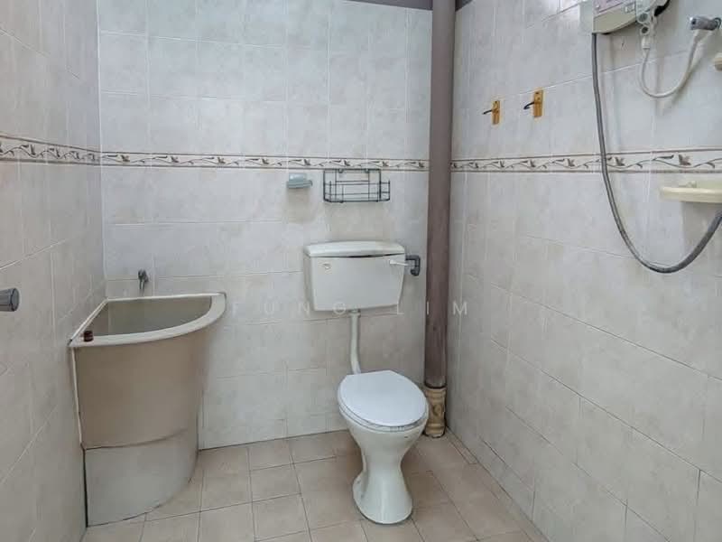 Semi-Detached House for Sale in Taman Sungai Mas (Taiping) - Fung Lim - Bathroom - PropertyGuru.com.my