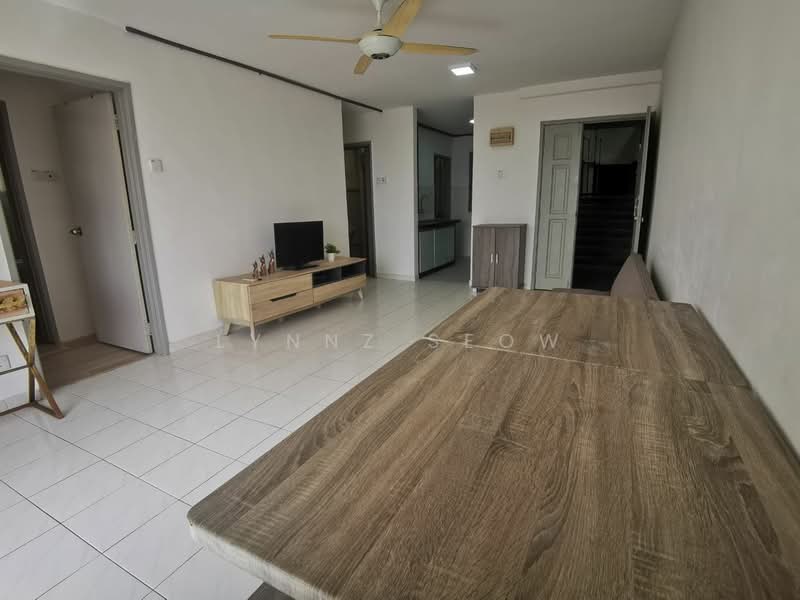 Pangsapuri untuk Disewa di Taman Kristal - Lynnz Seow - Living Room - PropertyGuru.com.my